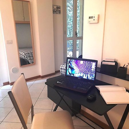 Ferienwohnung Private Garden & Garage - Self Check-In & Remote Access Como Exterior foto