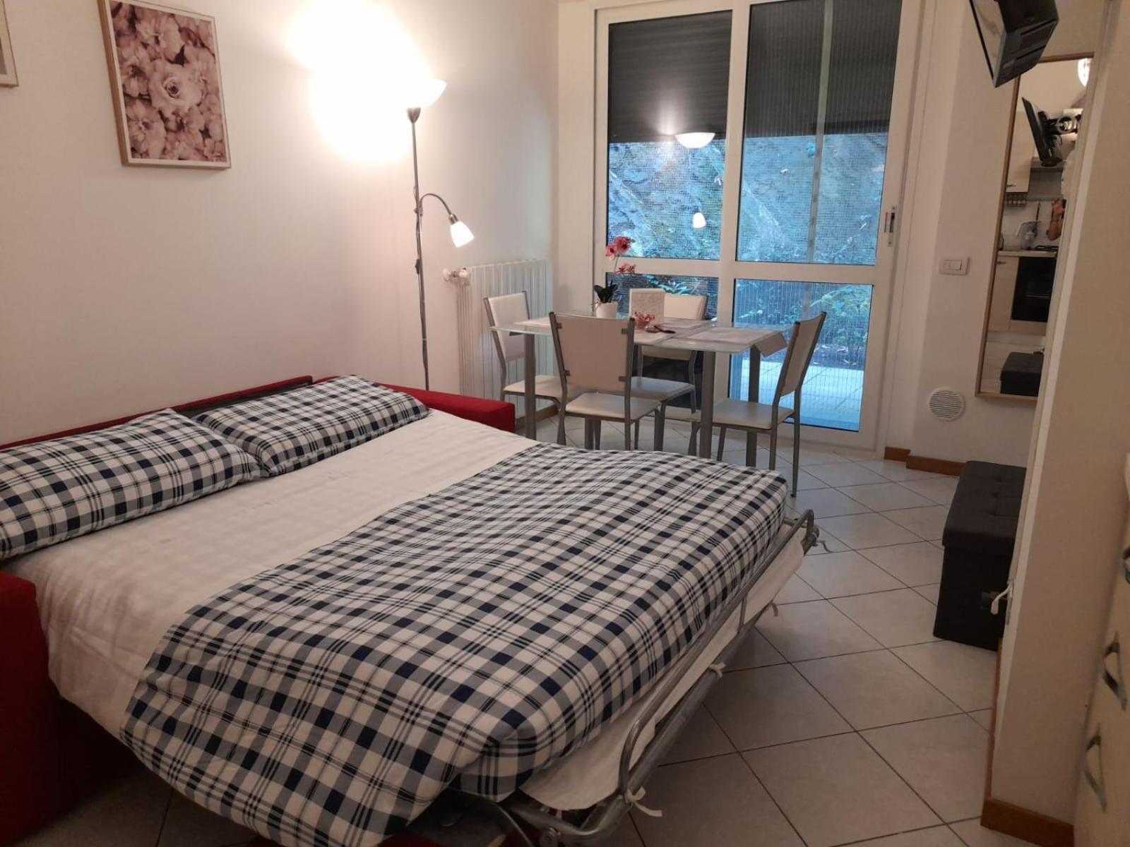Ferienwohnung Private Garden & Garage - Self Check-In & Remote Access Como Exterior foto