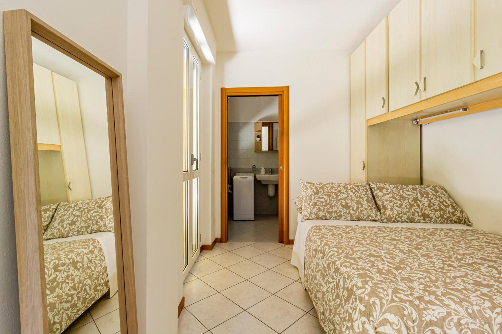 Ferienwohnung Private Garden & Garage - Self Check-In & Remote Access Como Exterior foto