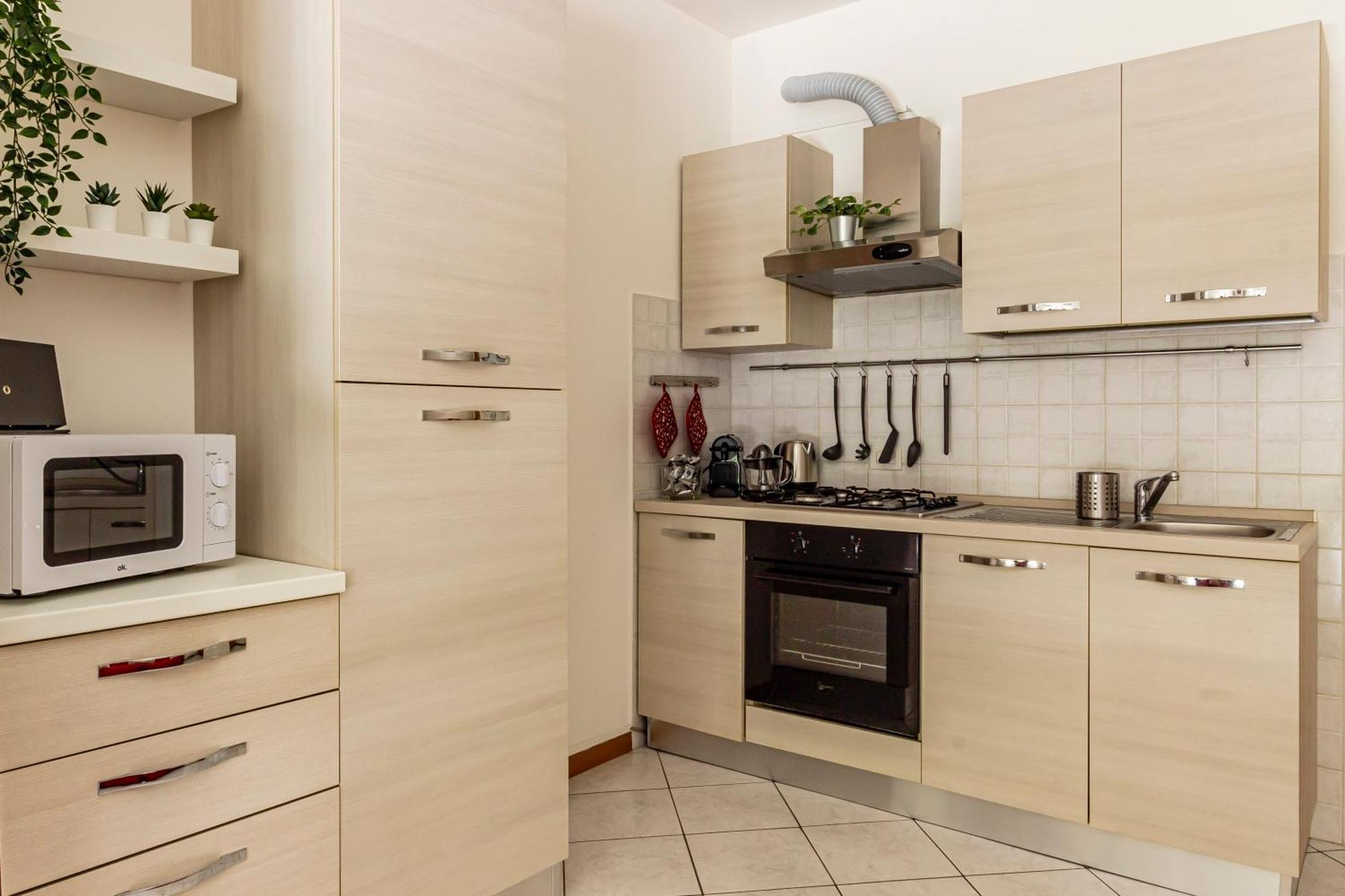Ferienwohnung Private Garden & Garage - Self Check-In & Remote Access Como Exterior foto
