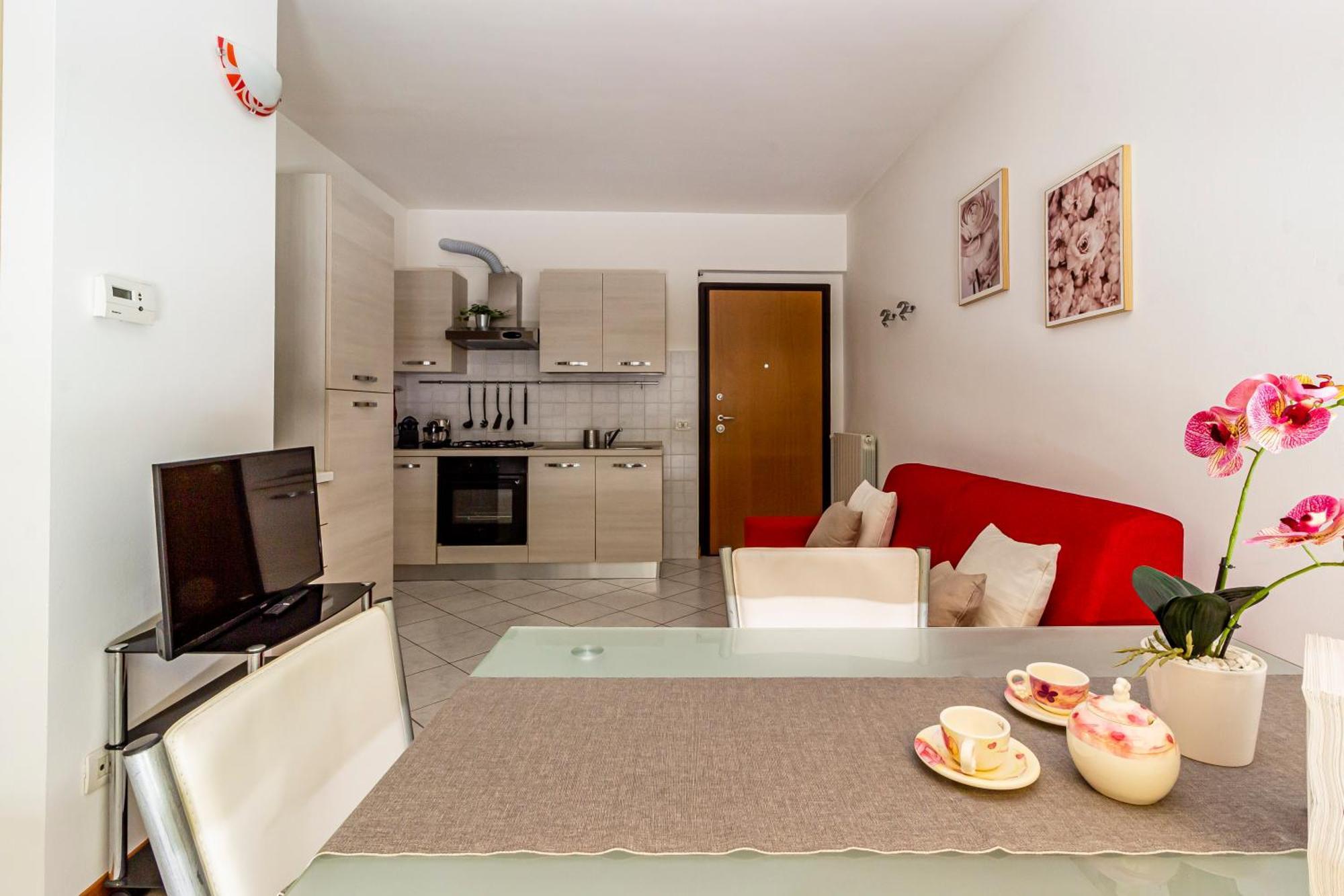 Ferienwohnung Private Garden & Garage - Self Check-In & Remote Access Como Exterior foto
